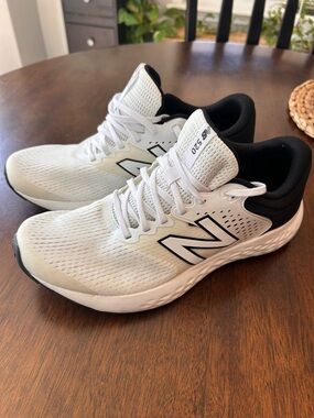 New Balance 530v7 White and Black mens 9.5